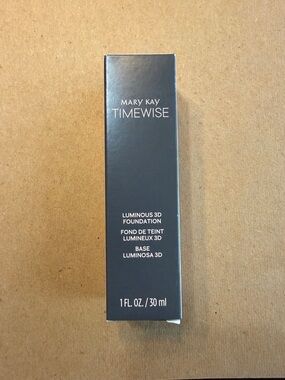 Mary Kay TimeWise Luminous 3D Foundation - Black